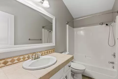 Bath - 20886 King David Ave, Bend, OR 97702 photo 2 of 2