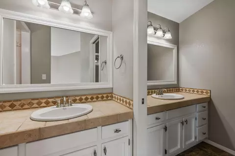 Bath - 20886 King David Ave, Bend, OR 97702 photo 1 of 2