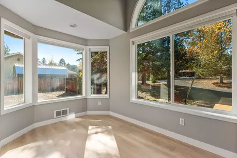 Living - 20886 King David Ave, Bend, OR 97702 photo 4 of 4