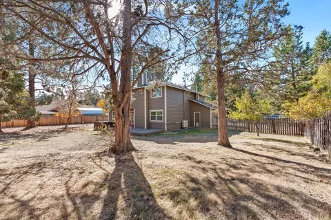 Exterior - 20886 King David Ave, Bend, OR 97702 photo 8 of 10