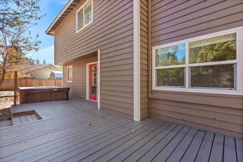 Exterior - 20886 King David Ave, Bend, OR 97702 photo 5 of 10