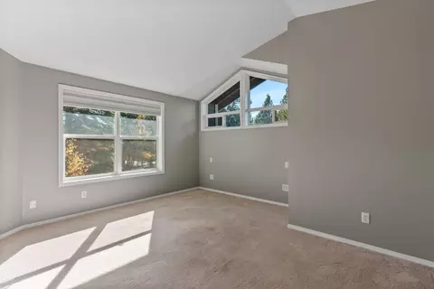 Bedroom - 20886 King David Ave, Bend, OR 97702 photo 3 of 5