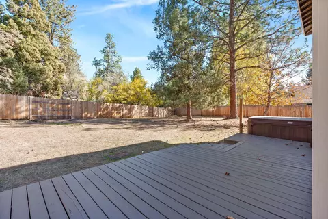Exterior - 20886 King David Ave, Bend, OR 97702 photo 6 of 10