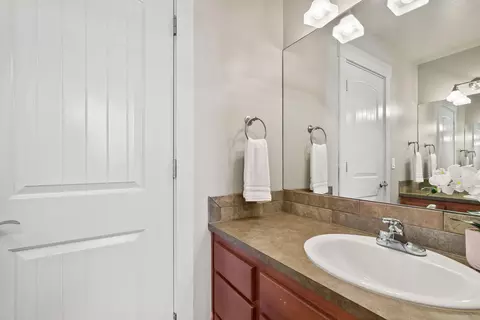 Bath - 61839 SE 27th St, Bend, OR 97702 photo 6 of 6