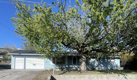 1735 Chinchalla Way, Klamath Falls, OR 97603