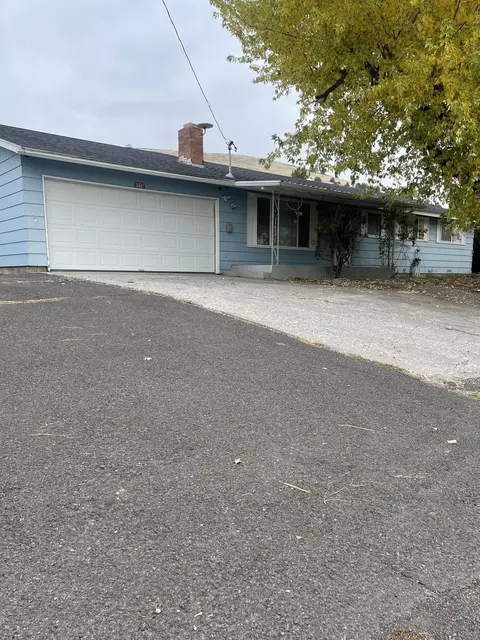 1735 Chinchalla Way, Klamath Falls, OR 97603