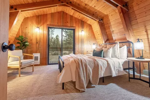 Bedroom - 15622 6th St, La Pine, OR 97739 photo 6 of 7