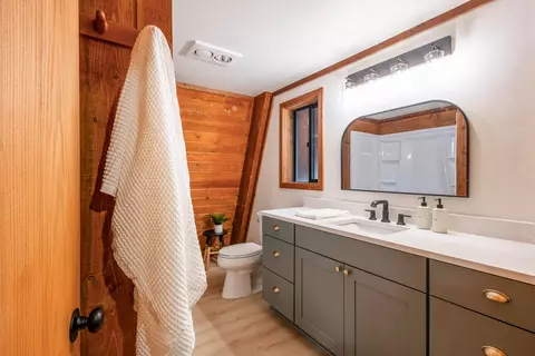 Bath - 15622 6th St, La Pine, OR 97739 photo 1 of 6