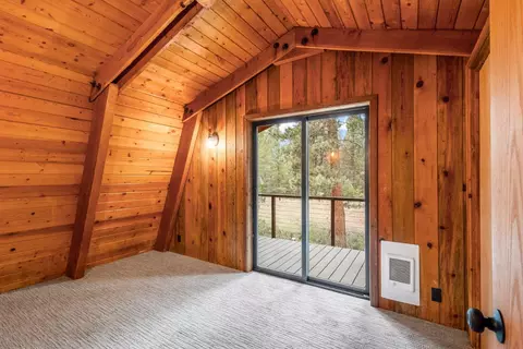 Bedroom - 15622 6th St, La Pine, OR 97739 photo 3 of 7