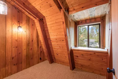 Bedroom - 15622 6th St, La Pine, OR 97739 photo 5 of 7