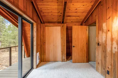 Bedroom - 15622 6th St, La Pine, OR 97739 photo 4 of 7