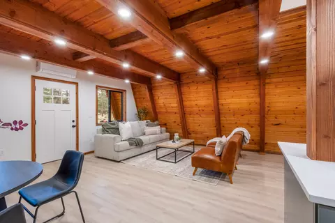 Living - 15622 6th St, La Pine, OR 97739 photo 1 of 1