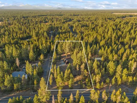 View/Area - 15622 6th St, La Pine, OR 97739 photo 2 of 3