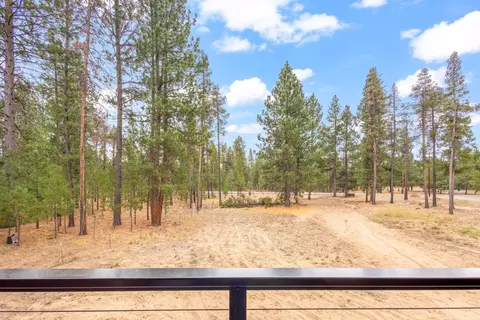 Exterior - 15622 6th St, La Pine, OR 97739 photo 4 of 22