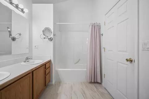 Bath - 20052 Badger Rd, Bend, OR 97702 photo 2 of 3