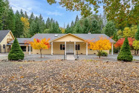 335 Cornett Ln, Cave Junction, OR 97523