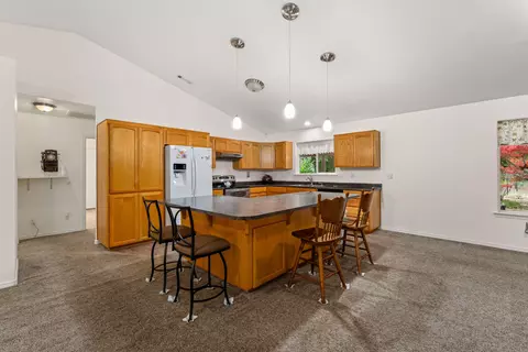 335 Cornett Ln, Cave Junction, OR 97523 photo 11