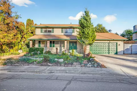 1065 Edwina Ave, Central Point, OR 97502