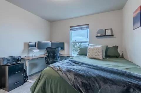 Bedroom - 205 Dano Dr, Phoenix, OR 97535 photo 2 of 6