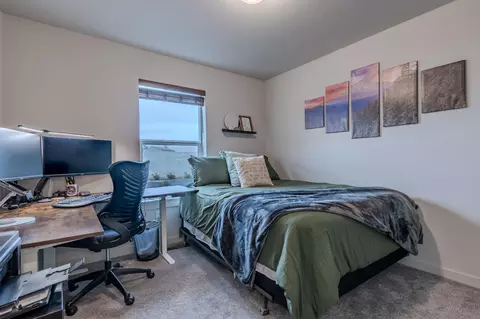 Bedroom - 205 Dano Dr, Phoenix, OR 97535 photo 1 of 6