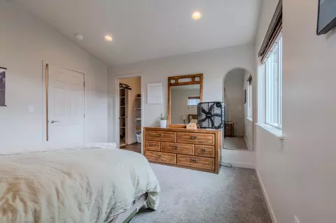 Bedroom - 205 Dano Dr, Phoenix, OR 97535 photo 4 of 6