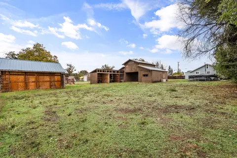 445 Orr Dr, Central Point, OR 97502 photo 22