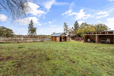 445 Orr Dr, Central Point, OR 97502 photo 21