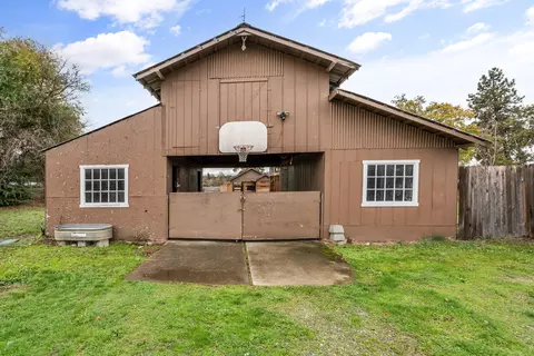 445 Orr Dr, Central Point, OR 97502 photo 20