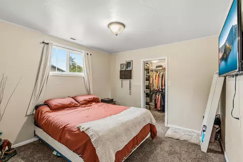 445 Orr Dr, Central Point, OR 97502 photo 8