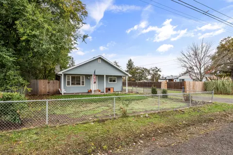 445 Orr Dr, Central Point, OR 97502 photo 15