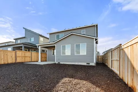 Exterior - 151 Valemont Dr #39, Eagle Point, OR 97524 photo 4 of 7