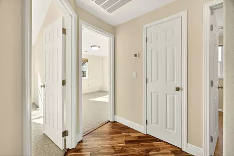 Entry Way - 826 Crystal Dr, Eagle Point, OR 97524 photo 2 of 2