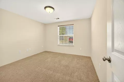 Bedroom - 826 Crystal Dr, Eagle Point, OR 97524 photo 7 of 7