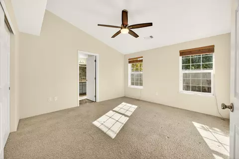 Bedroom - 826 Crystal Dr, Eagle Point, OR 97524 photo 1 of 7