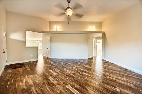 Living - 826 Crystal Dr, Eagle Point, OR 97524 photo 4 of 4