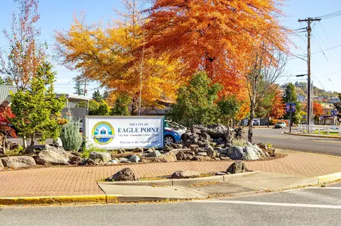 Other - 826 Crystal Dr, Eagle Point, OR 97524 photo 5 of 5