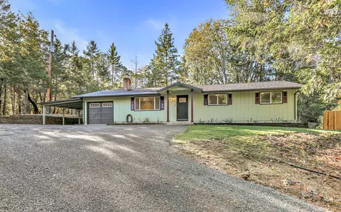 387 Cienaga Ln, Grants Pass, OR 97526