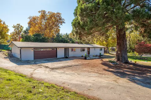 2547 Elk Ln, Grants Pass, OR 97527