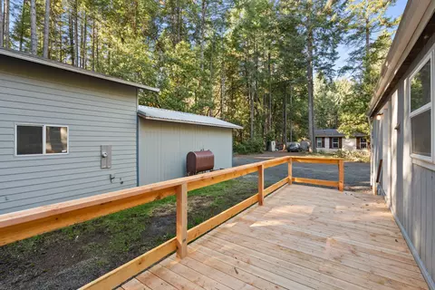 479 Addison Ln, Cave Junction, OR 97523 photo 11