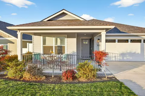 648 Nobility Dr, Medford, OR 97501