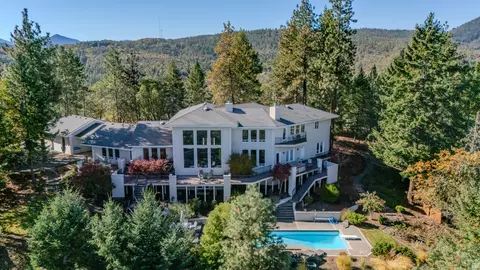 1661 Or-238 Hwy, Jacksonville, OR 97530