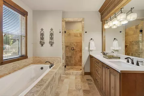 Bath - 56936 Dancing Rock Loop #LOT 32, Bend, OR 97707 photo 4 of 10