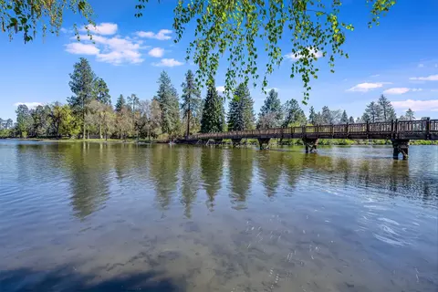 63190 NE Carly Ln, Bend, OR 97701 photo 30