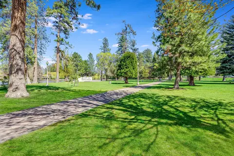 63190 NE Carly Ln, Bend, OR 97701 photo 32