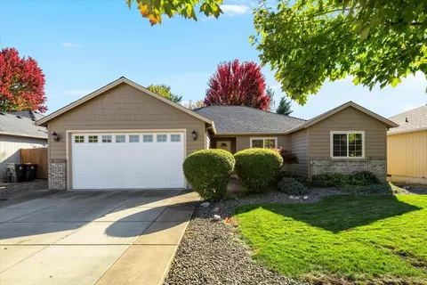 3248 Ford Dr, Medford, OR 97504