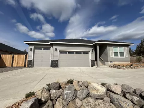 3811 SW Antelope Way #LOT 48, Redmond, OR 97756