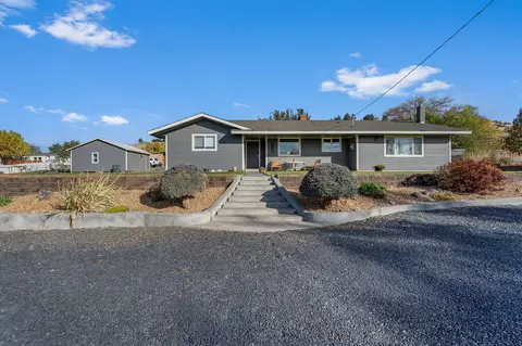 1180 NE Meadowlark Ln, Madras, OR 97741