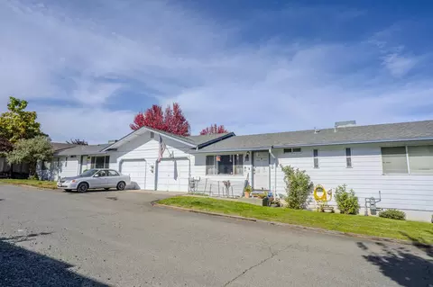 1762 SW Allen Creek Rd, Grants Pass, OR 97527