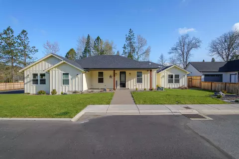 199 Black Oak Dr, Grants Pass, OR 97527