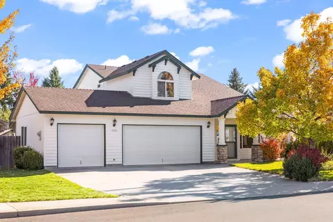 2056 NW 19th Pl, Redmond, OR 97756